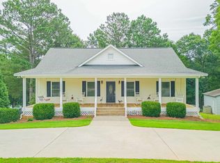 132 Freeman Dr, Hartwell, GA 30643