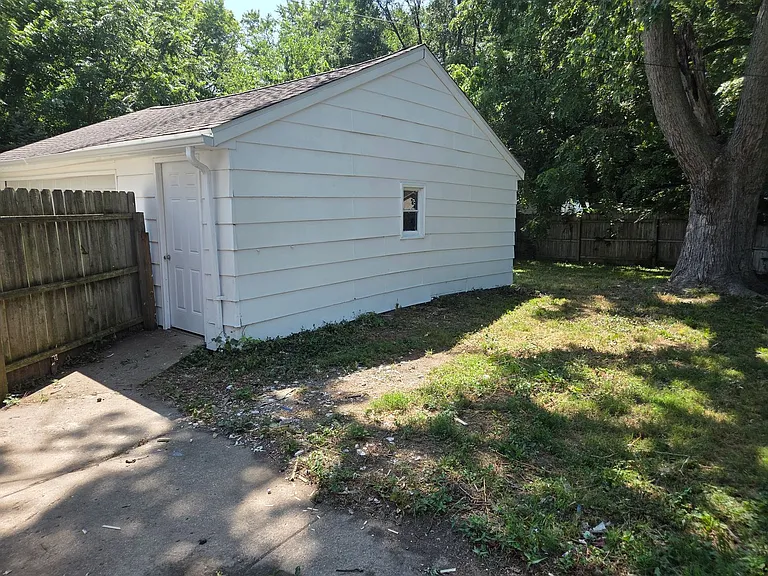2809 N California Ave — Photo 11