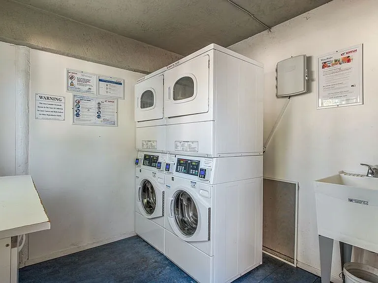 450 Alcatraz Ave #12 — Photo 15