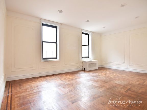 3rd image of 1011 Sheridan Ave APT 16E