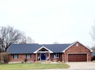 1815 W Timber Ridge Dr, Sedalia, MO 65301