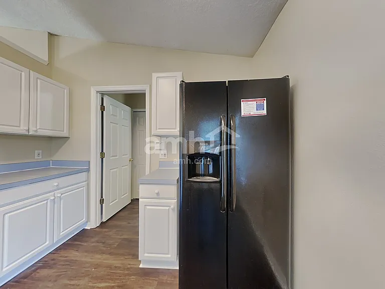 1625 Hudderfield Cir — Photo 4