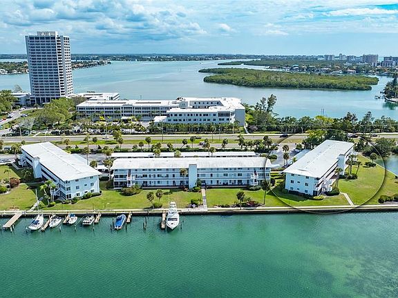 2nd image of 761 JOHN RINGLING BOULEVARD #5