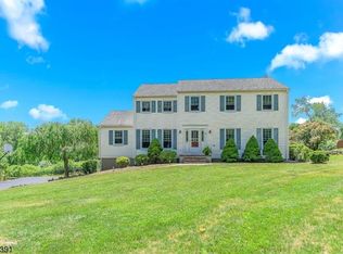 7 Douglas Dr, Long Valley, NJ 07853