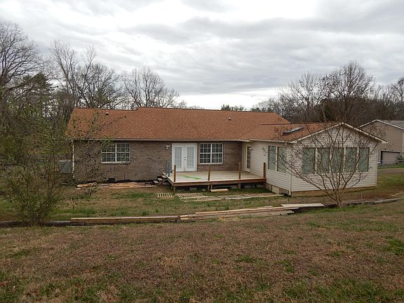 4th image of 127 Fowler Dr