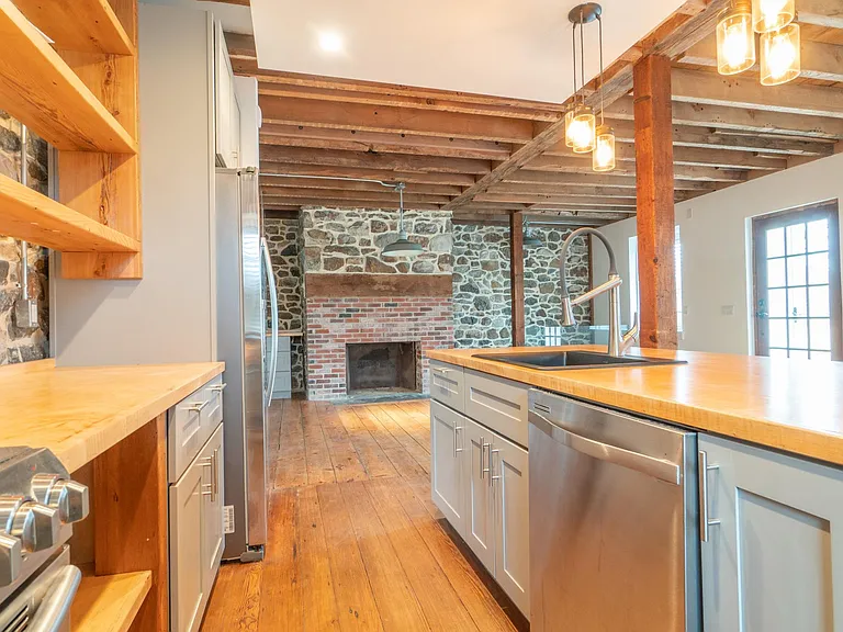 2519 Northwood Ave — Photo 45