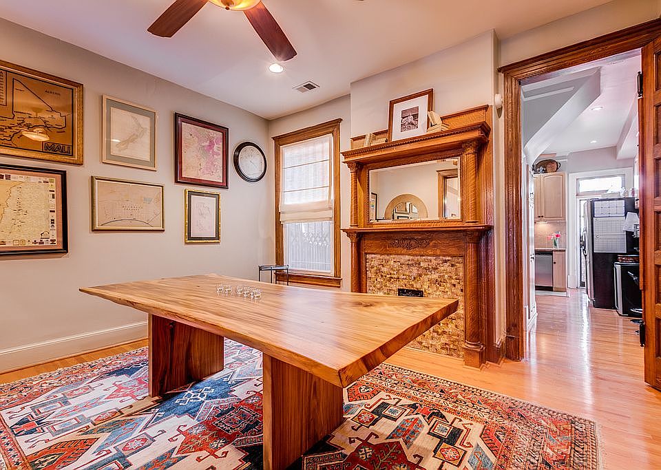 Dining Room with 12' Ceiling