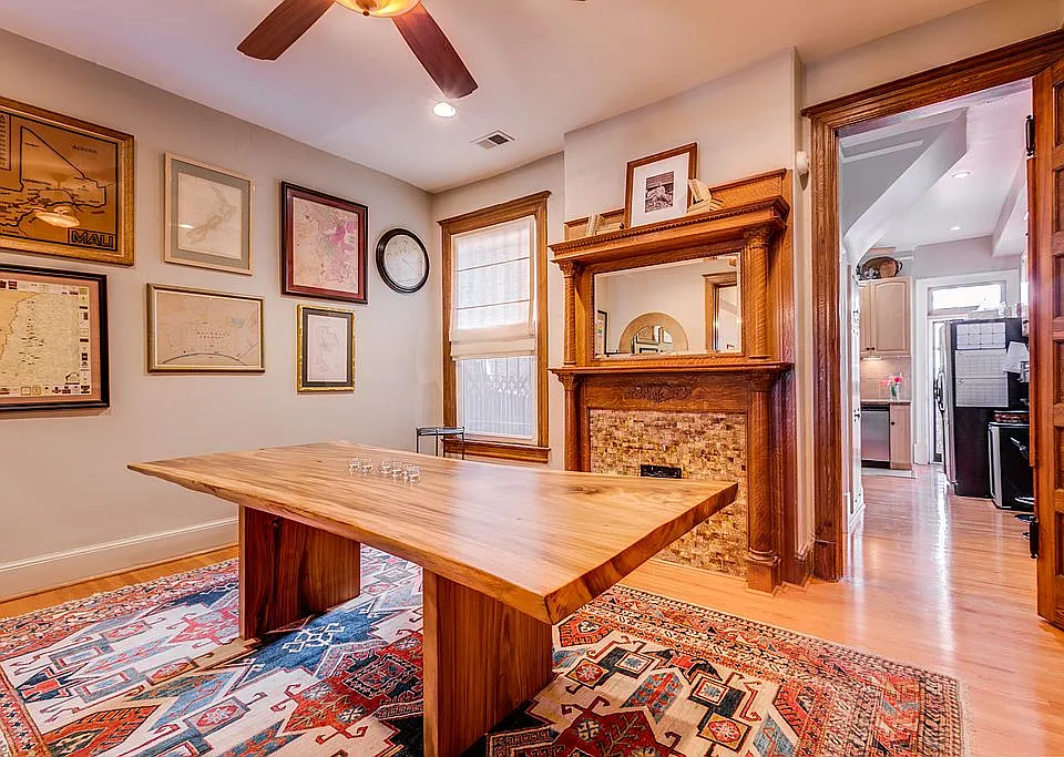 Dining Room with 12' Ceiling