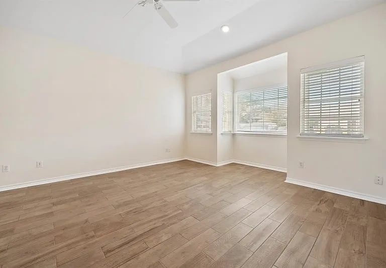 210 Oak St #1101 — Photo 22