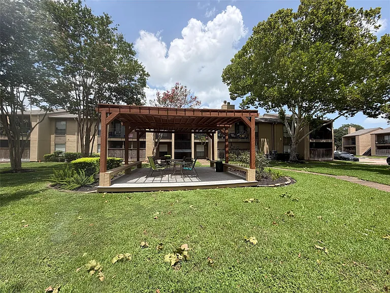 3300 Pebblebrook Dr #108 — Photo 29