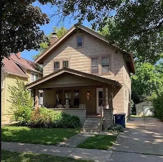 815 Dewey Ave