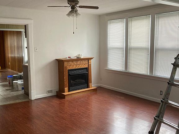 2nd image of 9538 Tennyson Ave