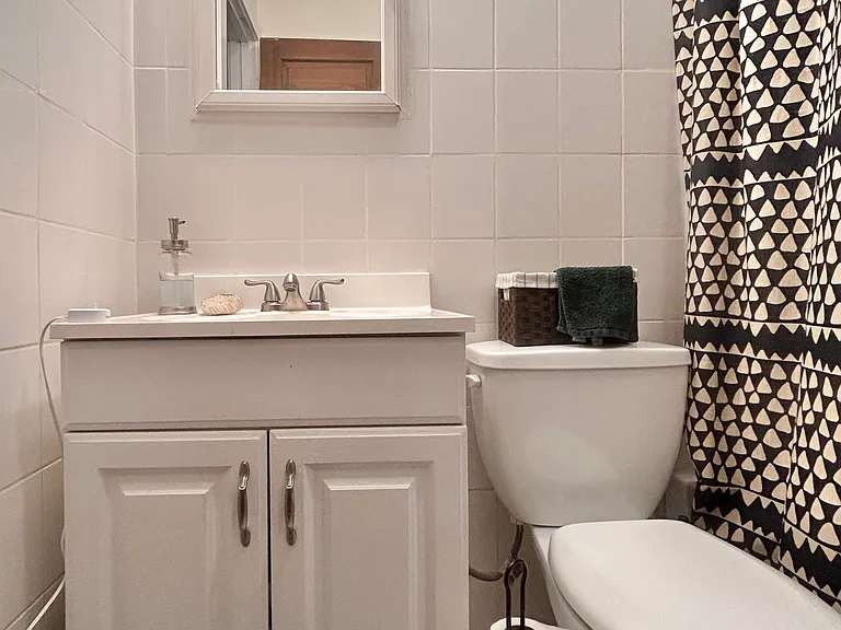 2071 N Hoyne Ave #2 — Photo 13