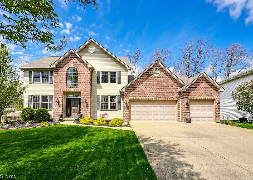 1st image of 17228 Woodlawn Ct