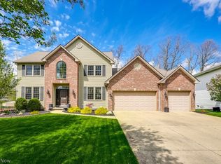 17228 Woodlawn Ct, Strongsville, OH