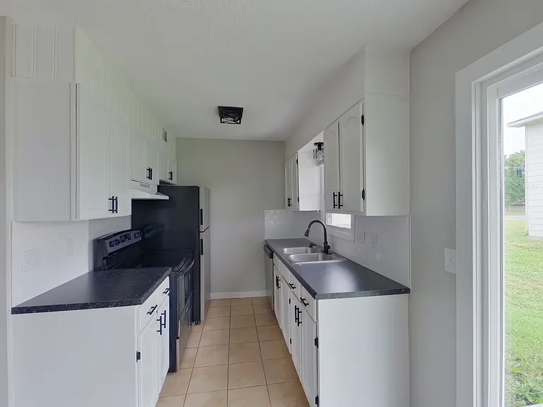 254 N Acadia Ave #2 — Photo 5