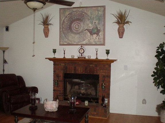 2nd image of 4114 Clay Dr