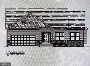 86 Skippers Canyon Dr, Martinsburg, WV 25403