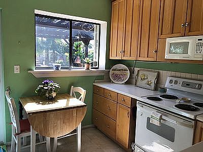 3rd image of 234 SW 20th St