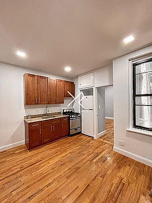 2nd image of 807 Saint Johns Pl APT 2B