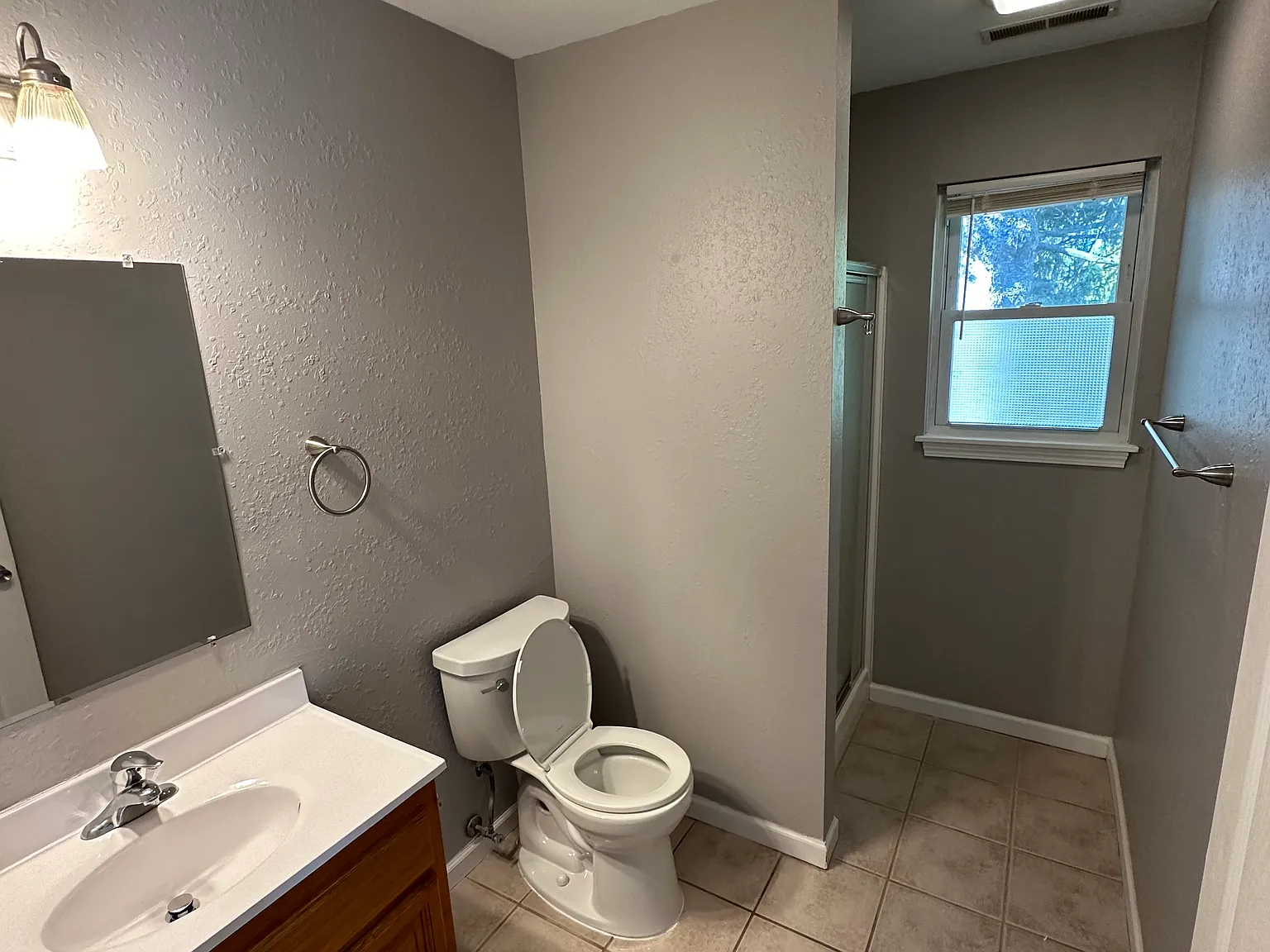 1 bed, 900 sqft, $1,400 — Photo 4