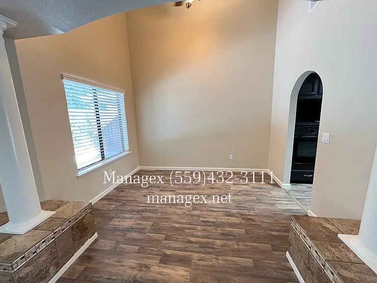 8449 N 8th St — Photo 6