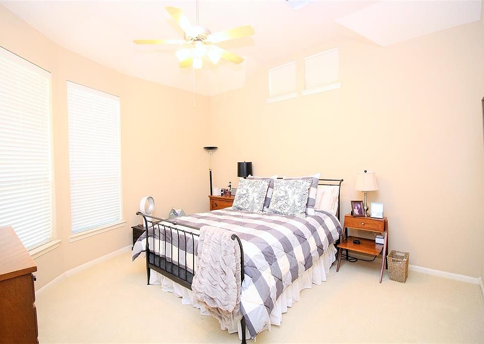1st image of 3322 Silverbrook Ln
