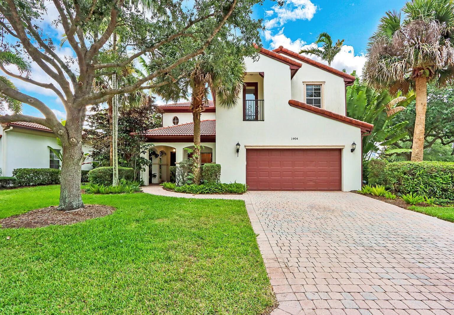 4 bed, 3.0 bath, 2729 sqft, $6,700 — Photo 1