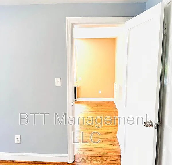907 Hudson Ave #3 — Photo 19