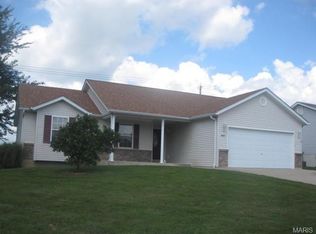 1410 Sleepy Hollow Dr, Troy, MO 63379