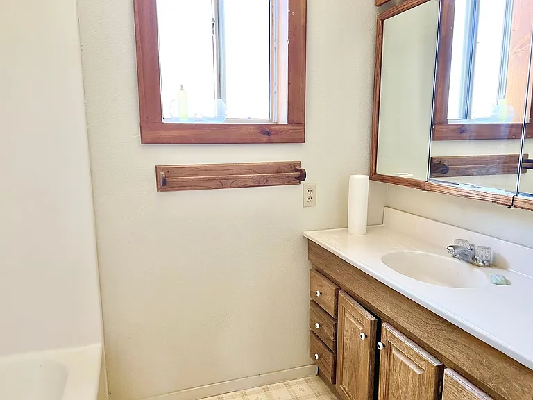 16420 Huron Dr — Photo 18