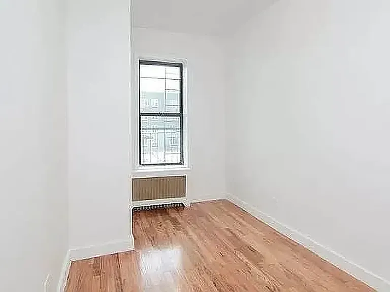 215 33rd St #23 — Photo 13