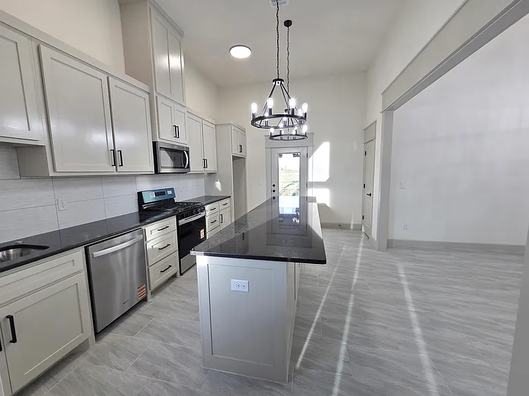 11600 NW 103rd St — Photo 12