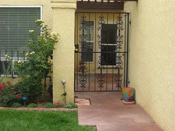 3rd image of 4725 San Pedro Dr NE