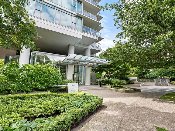 3rd image of 1680 Bayshore Dr #704
