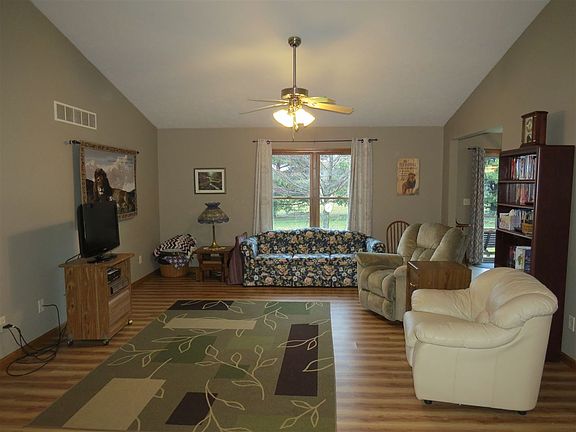 3rd image of 1209 Twin Flower Dr