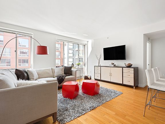 4th image of 555 West St #23