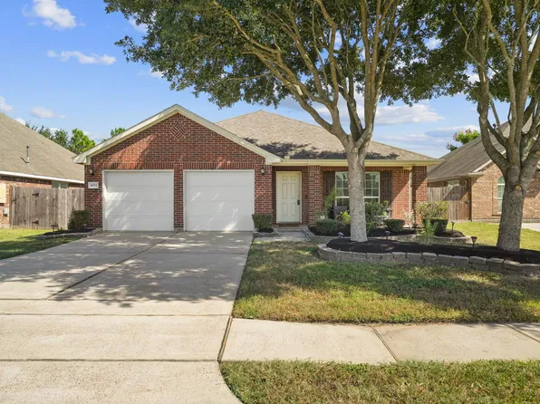 4051 Conifer Dr, Dickinson, TX 77539