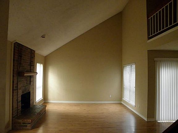 3rd image of 909 Courtland Dr