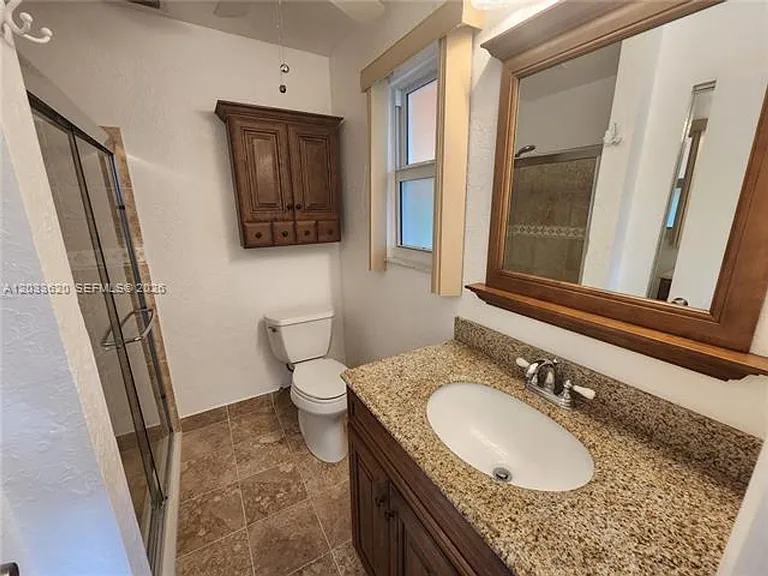 1631 SW 129th Way — Photo 6