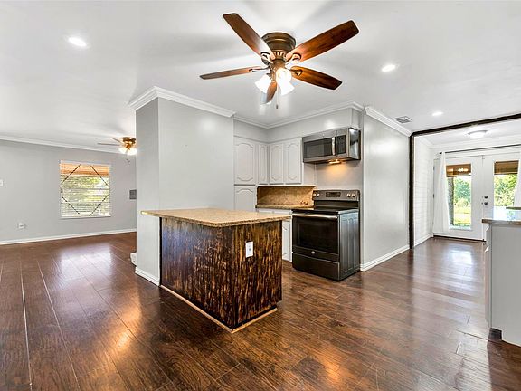 5th image of 1542 W Reindeer Rd
