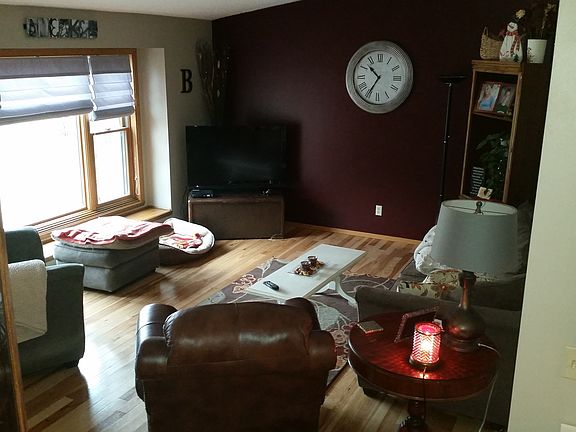 5th image of 710 Ravenswood Ct