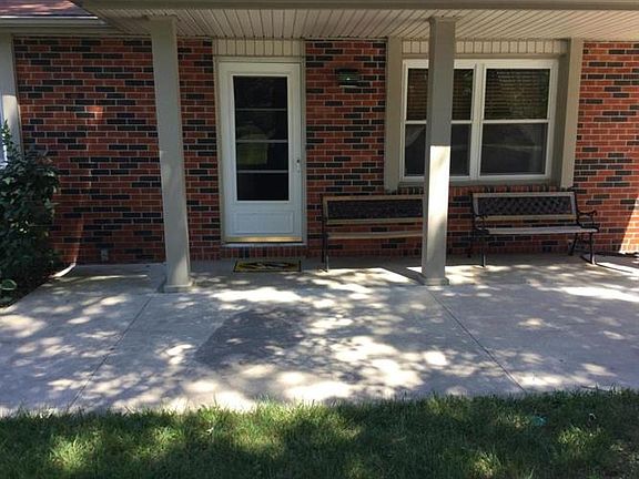 3rd image of 1372 S El Chaparral Ave