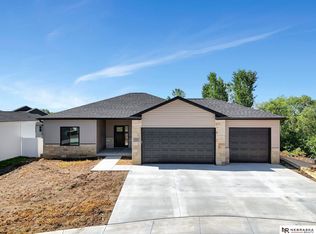 5431 W Sundowner Rd, Lincoln, NE 68528