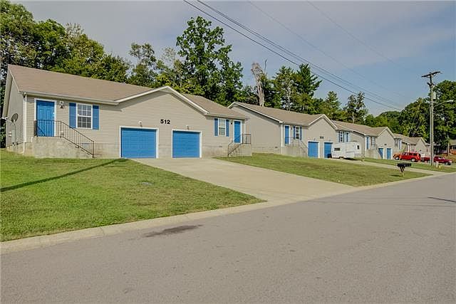 1st image of 121 Maureen Dr