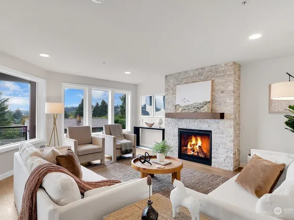 554 Paradise Lane #C201, Edmonds, WA 98020