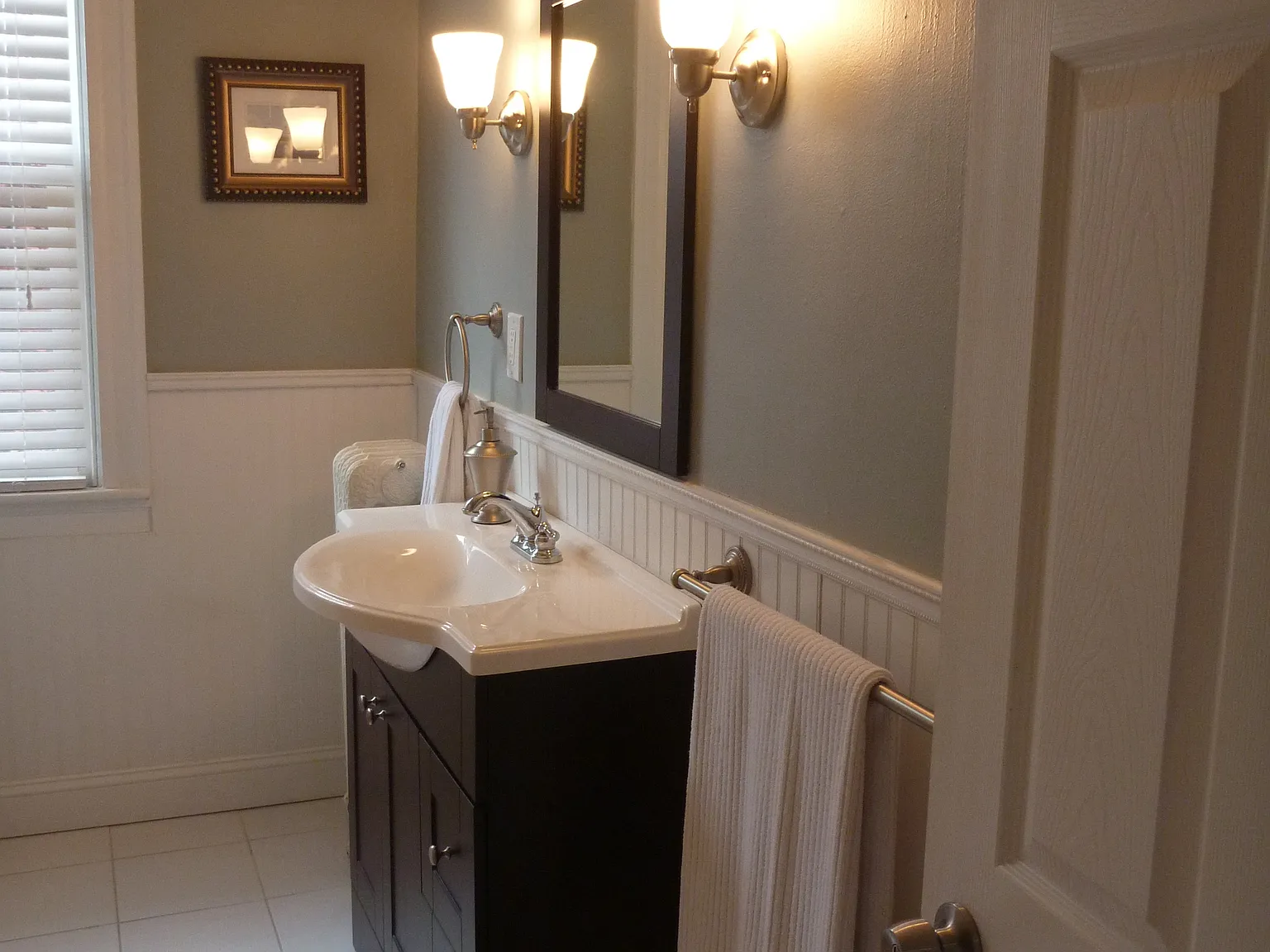 3 bed, 1.5 bath, 1469 sqft, $3,200 — Photo 2