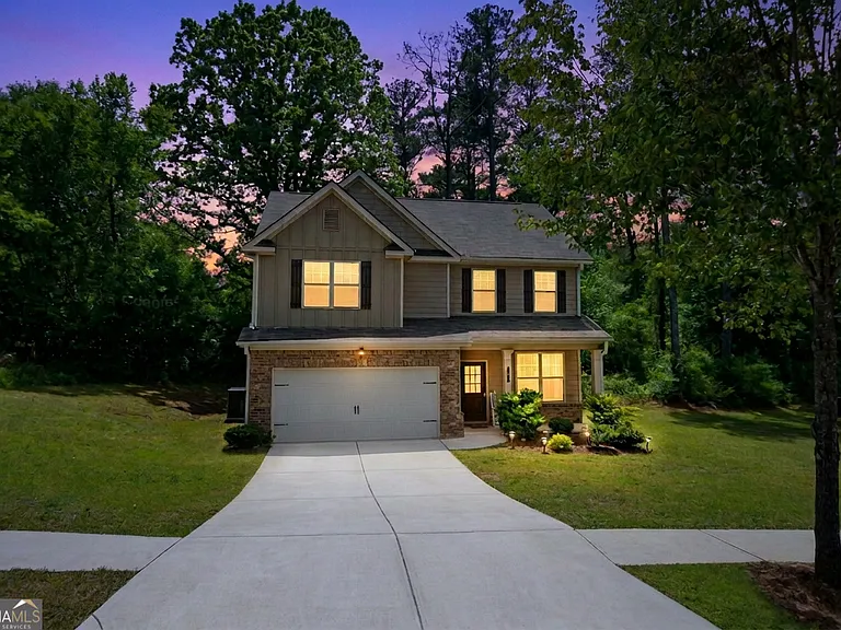 214 Patriots Way — Photo 1