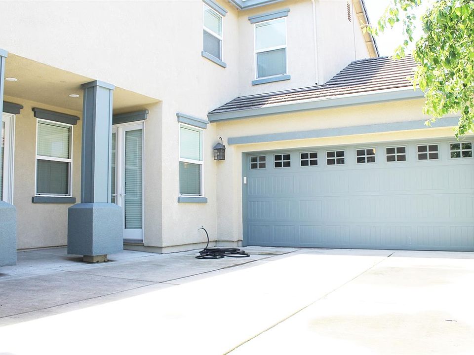 2nd image of 2481 Pinkerton Way