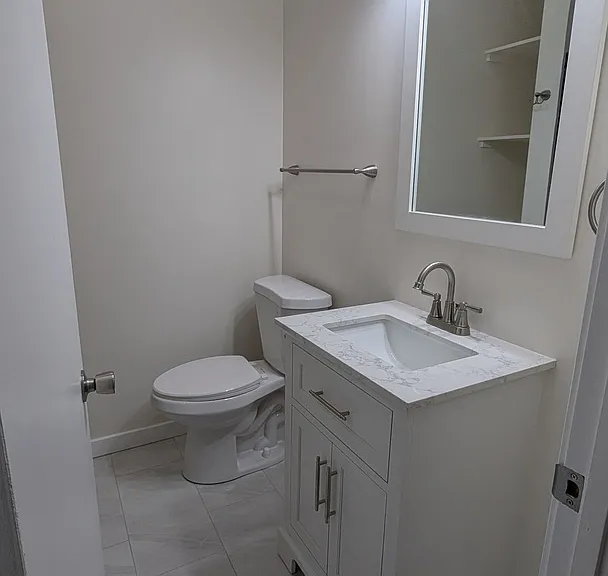 2834 W Fletcher St #2R — Photo 8